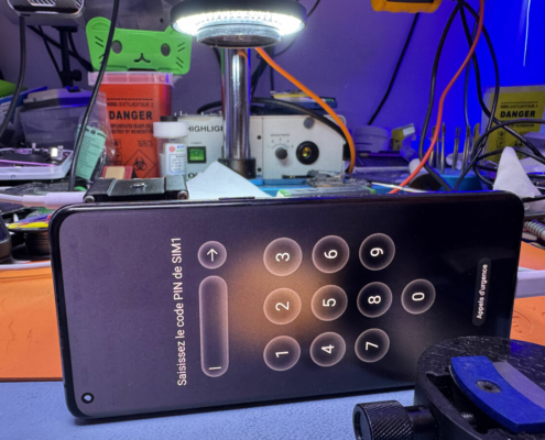 Démontage d'un OPPO Find X5 Pro pour intervention de récupération de données